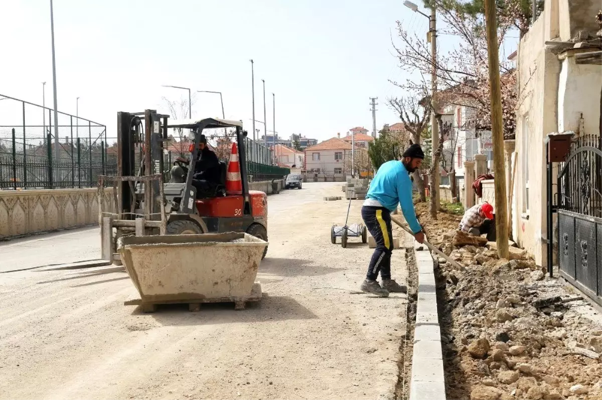 Karaman Belediyesinde kaldırım çalışması