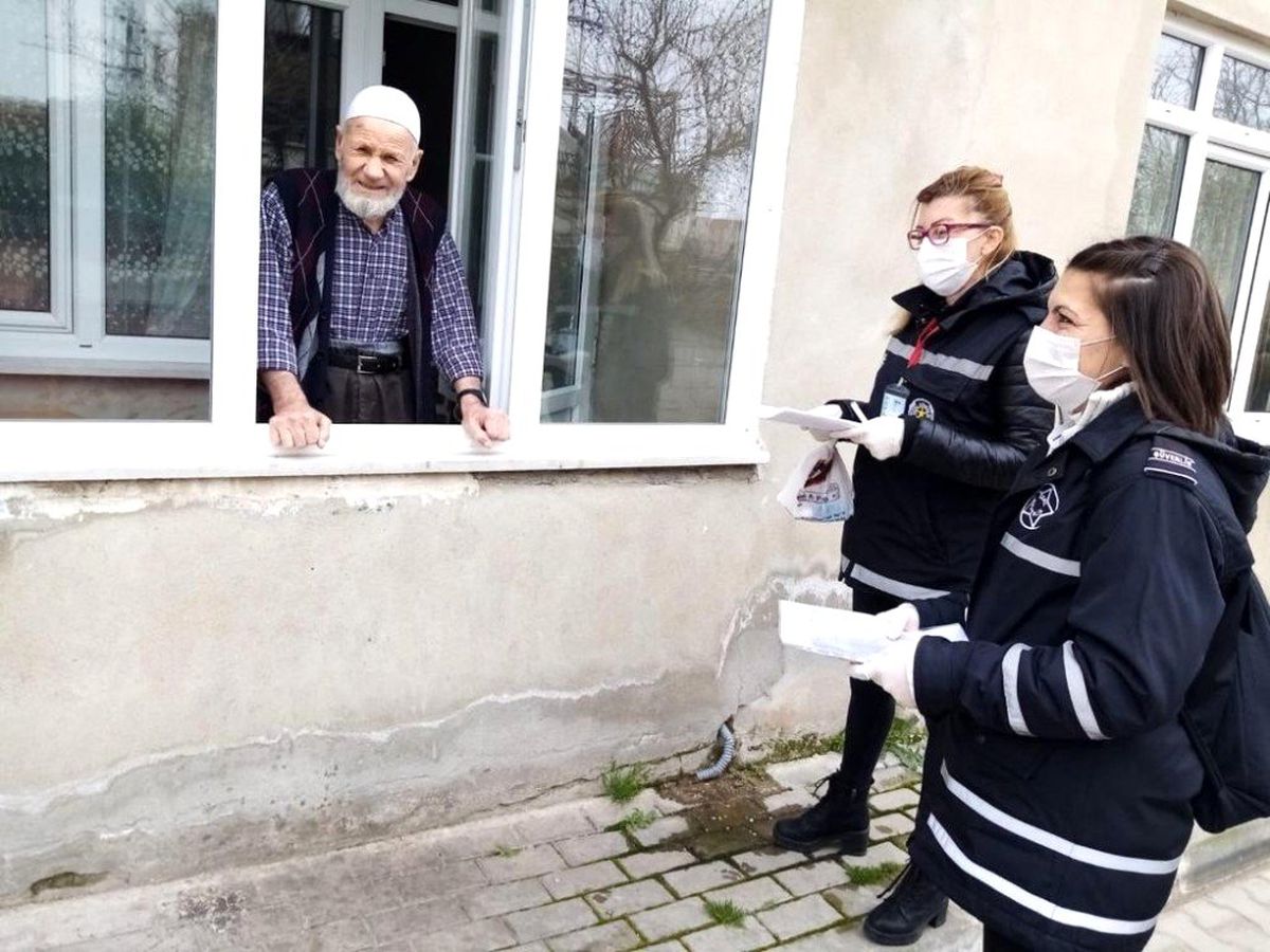 Kırklareli\'de bin 400 görevli evde kalanların hizmetinde