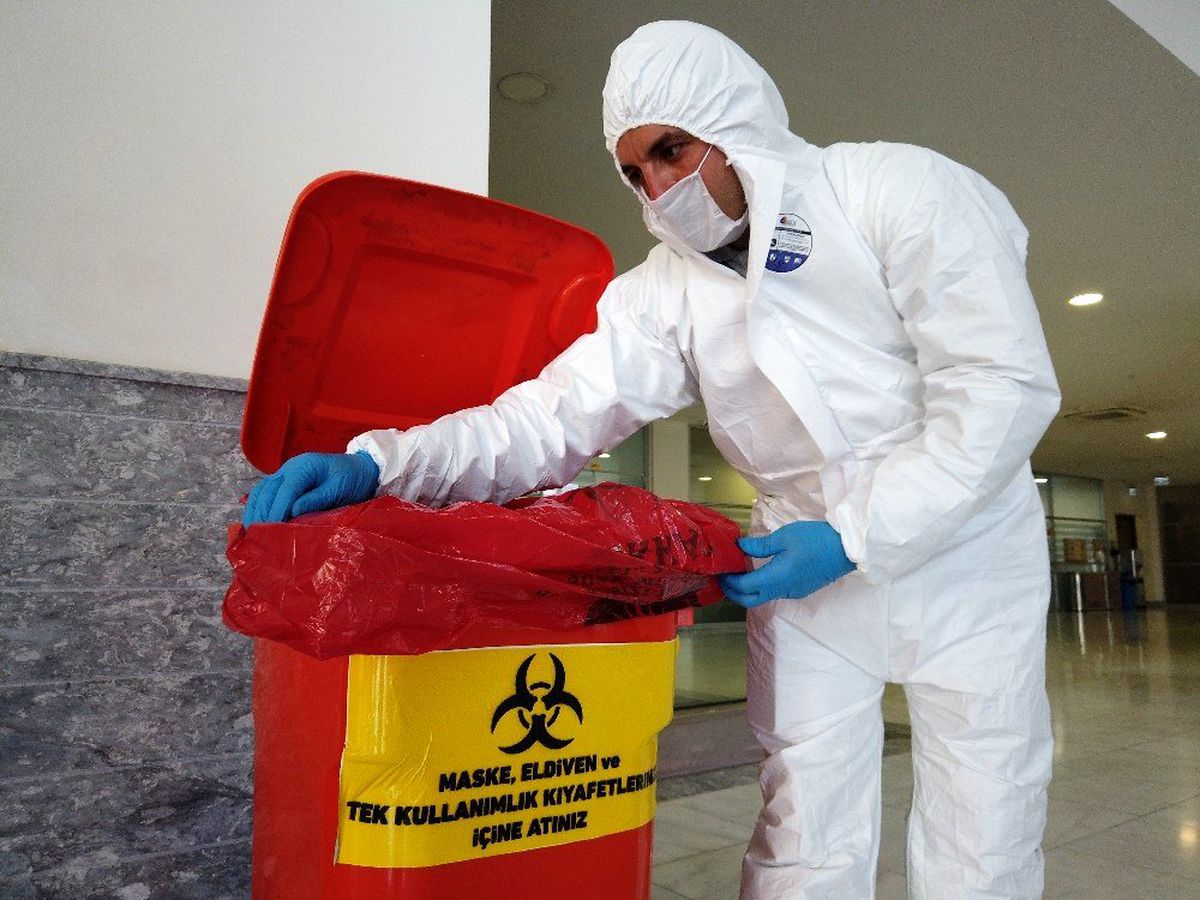 Kullanılmış maske ve eldivenler tıbbi atık olarak toplanacak