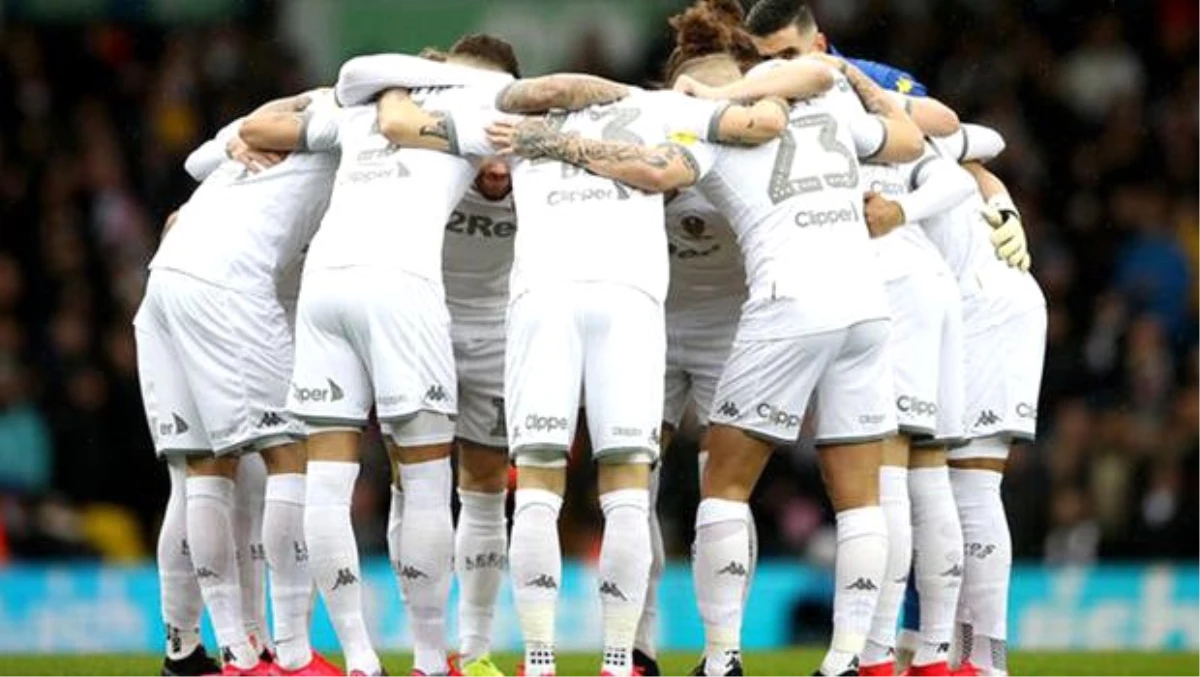 Leeds Unitedlı futbolcular, kulüp personeli için maaşlarında kesinti yapacak
