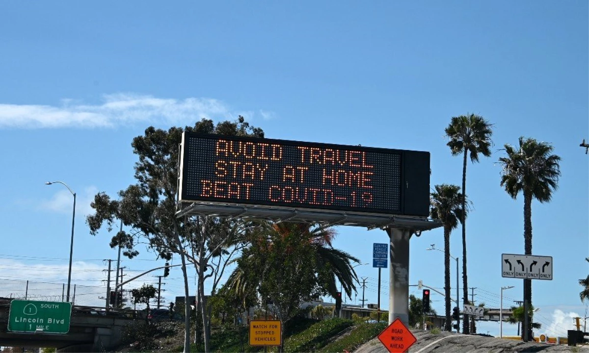 Los Angeles\'ın renkli sokakları korona salgını nedeniyle ıssız kaldı