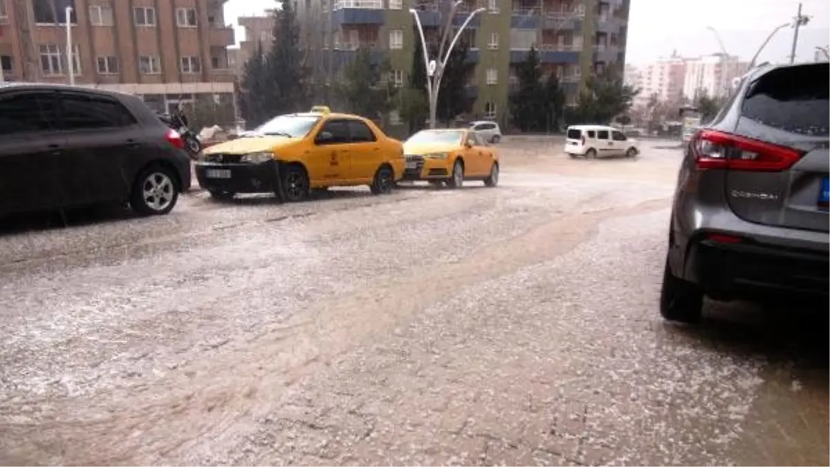 Mardin\'de sağanak, yaşamı olumsuz etkiledi