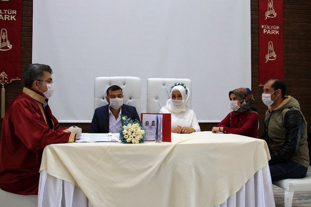 Nikah törenlerinde sıkı korona virüs önlemi