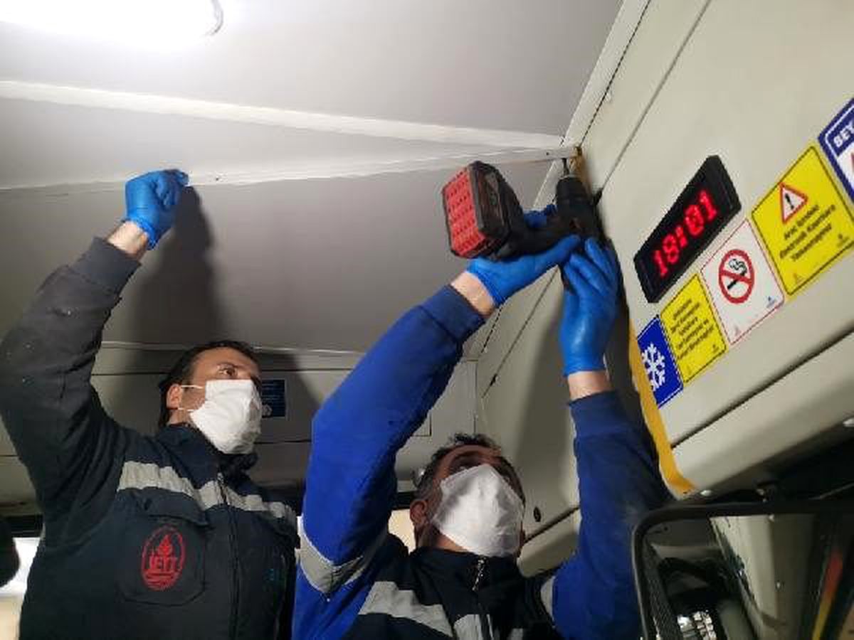 Otobüslerde koronavirüse karşı şeffaf brandalı kabin önlemi