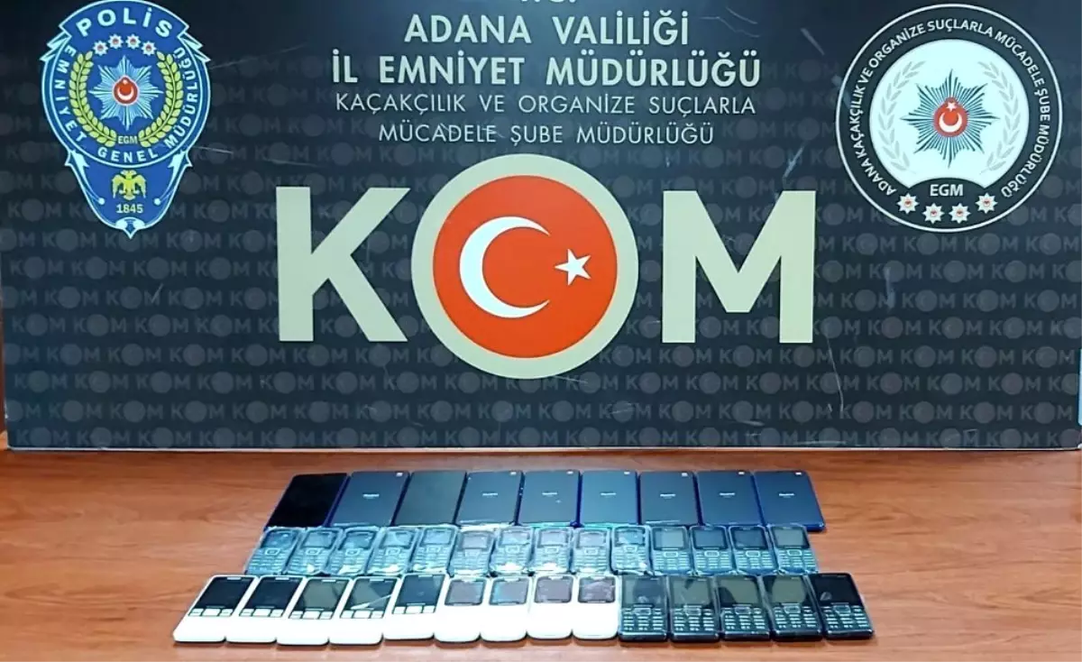 Polis baskınında 37 adet kaçak cep telefonu ele geçirildi