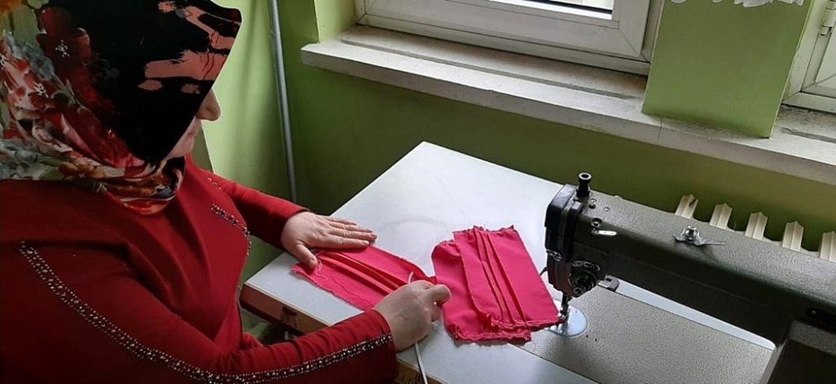Rengarenk üretilen maskeler Çaykara\'da vatandaşa ücretsiz olarak dağıtılacak
