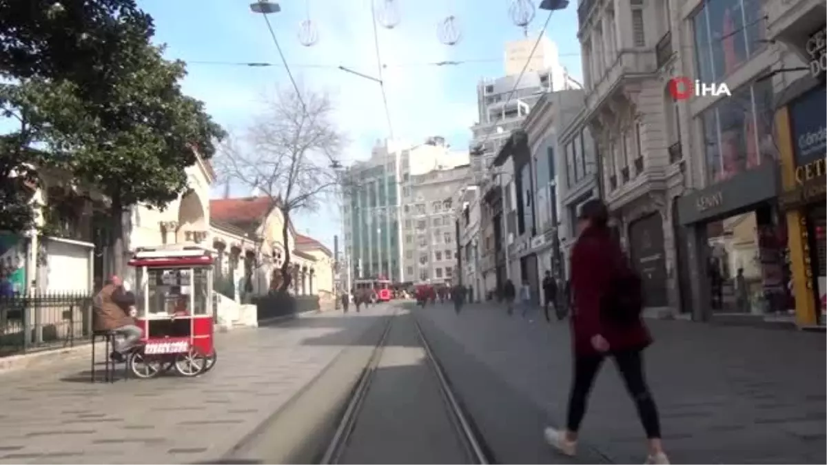 Taksim Meydanı kuşlara kaldı