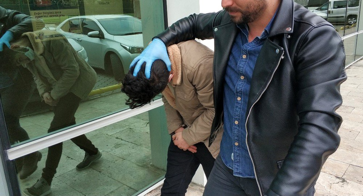 Uyuşturucu ticaretinden 2 kişi tutuklandı