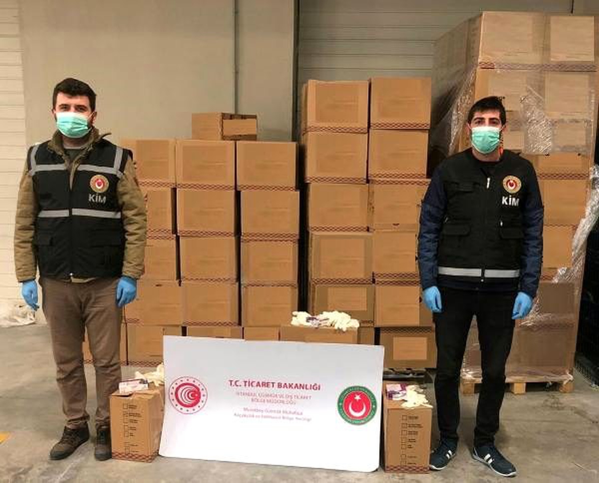 Yurt dışına çıkarılmak istenen 86 bin tıbbi eldiven ele geçirildi