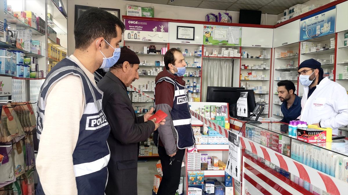 Ağrı\'da ilacı biten yaşlı adamın imdadına Vefa Sosyal Destek Grubu yetişti