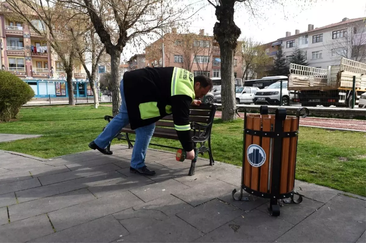 Altındağ\'da parklardaki banklar kaldırıldı