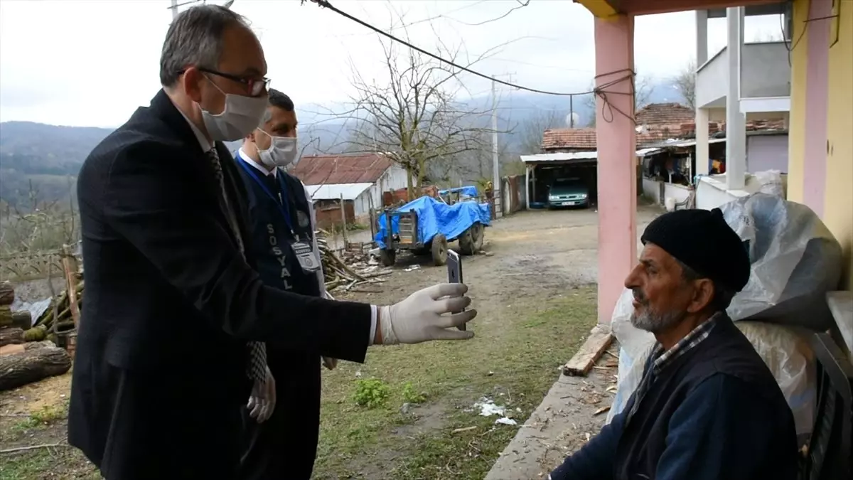 Babasına telefonla ulaşamayan kişinin yardımına belediye ekipleri koştu