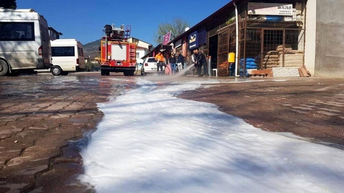 Bayırköy\'de tüm sokaklar dezenfekte edildi