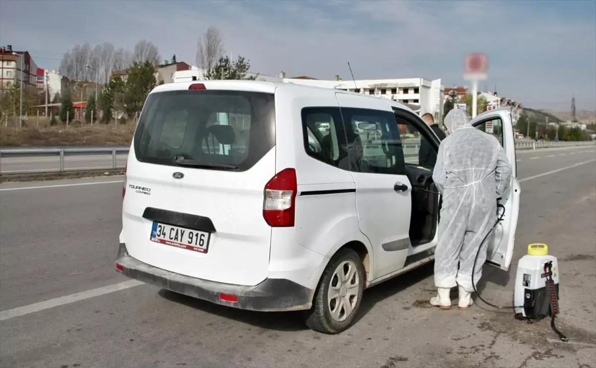 Beypazarı\'na giriş yapan araçlar dezenfekte ediliyor