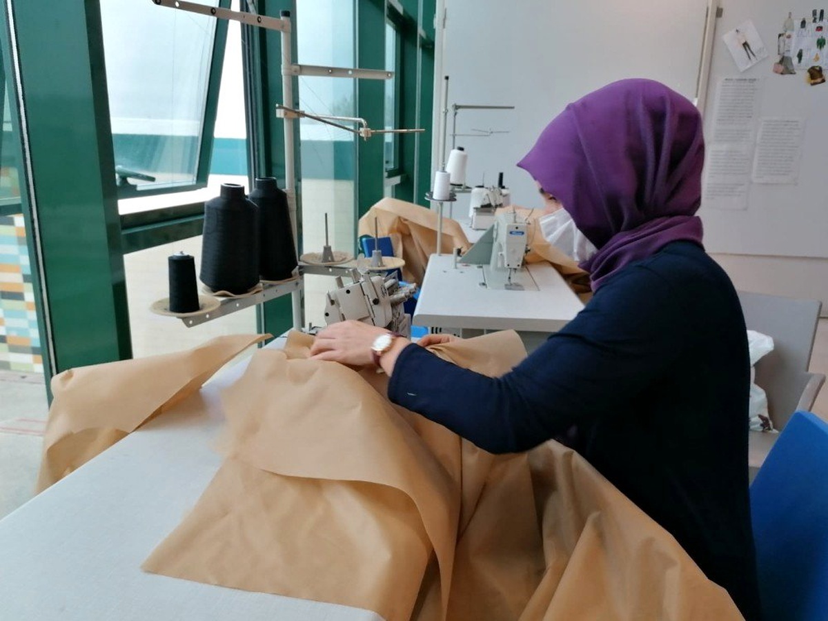 Biga Belediyesi maske ve koruyucu kıyafet üretiyor