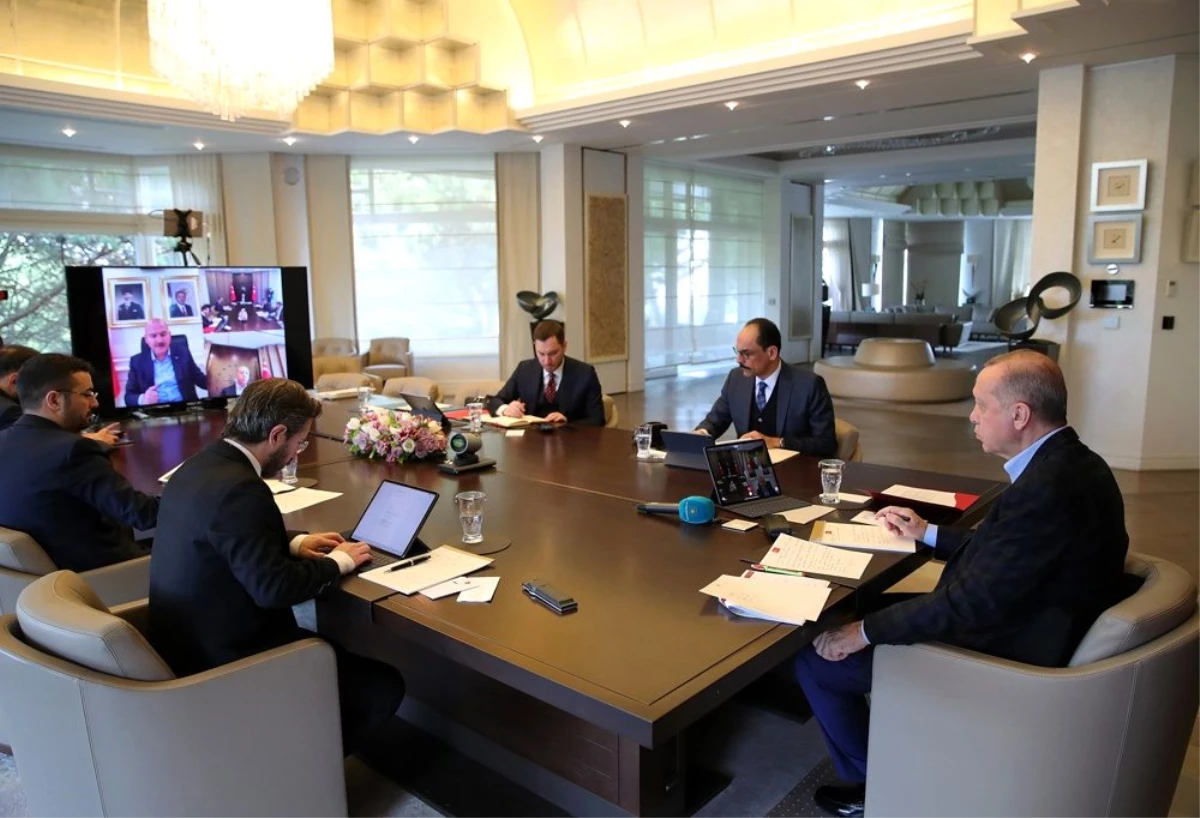 Cumhurbaşkanı Erdoğan, kabine üyeleriyle video konferansla toplantı yaptı