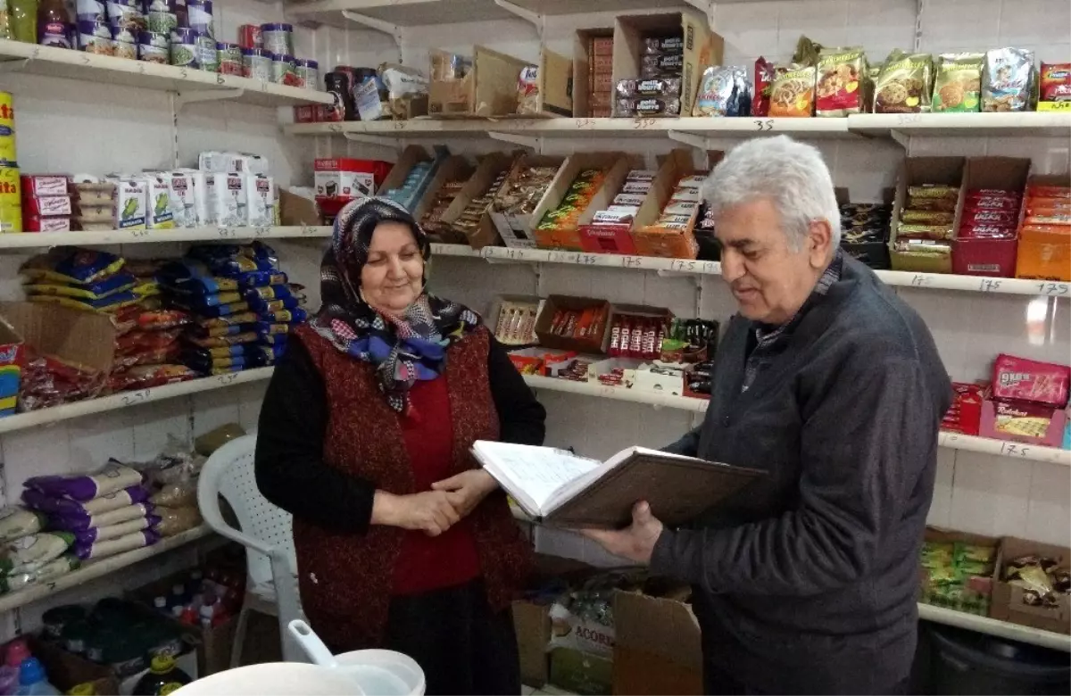 Hatay\'da bir yardımsever, vatandaşların bakkala olan borcunu ödedi