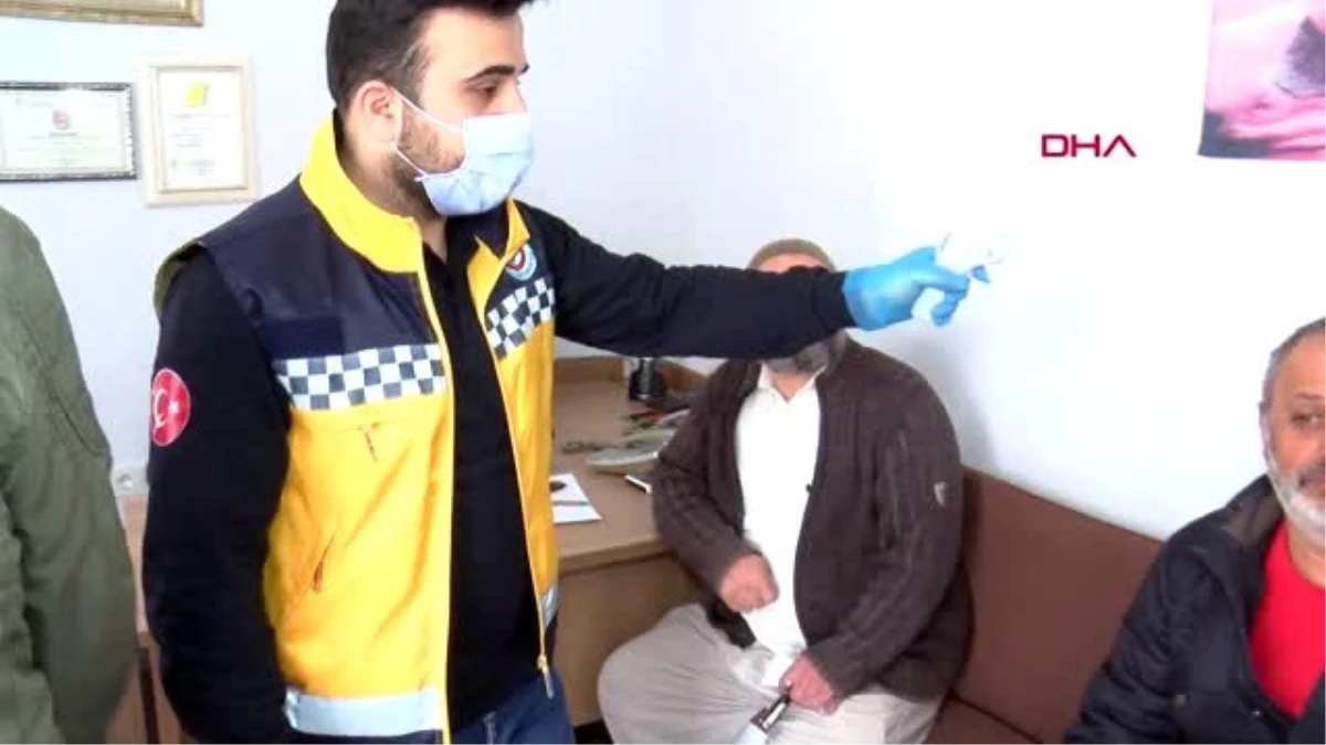 İSTANBUL-Kağıthane\'de koronavirüs tedbirleri kapsamında taksiler dezenfekte edildi