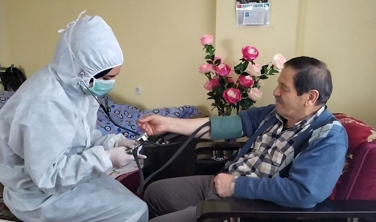 Kartepe\'de yaşlıların bakımları titizlikle yapılıyor