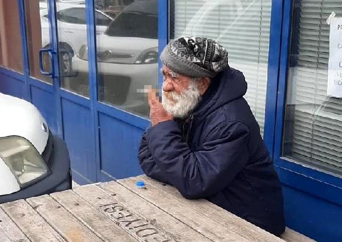 Koronavirüse karşı barınma evine götürülmek istendi, sigarayı bahane etti