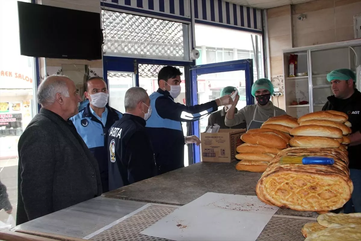 Kurtalan Belediyesi esnafa maske ve eldiven dağıttı