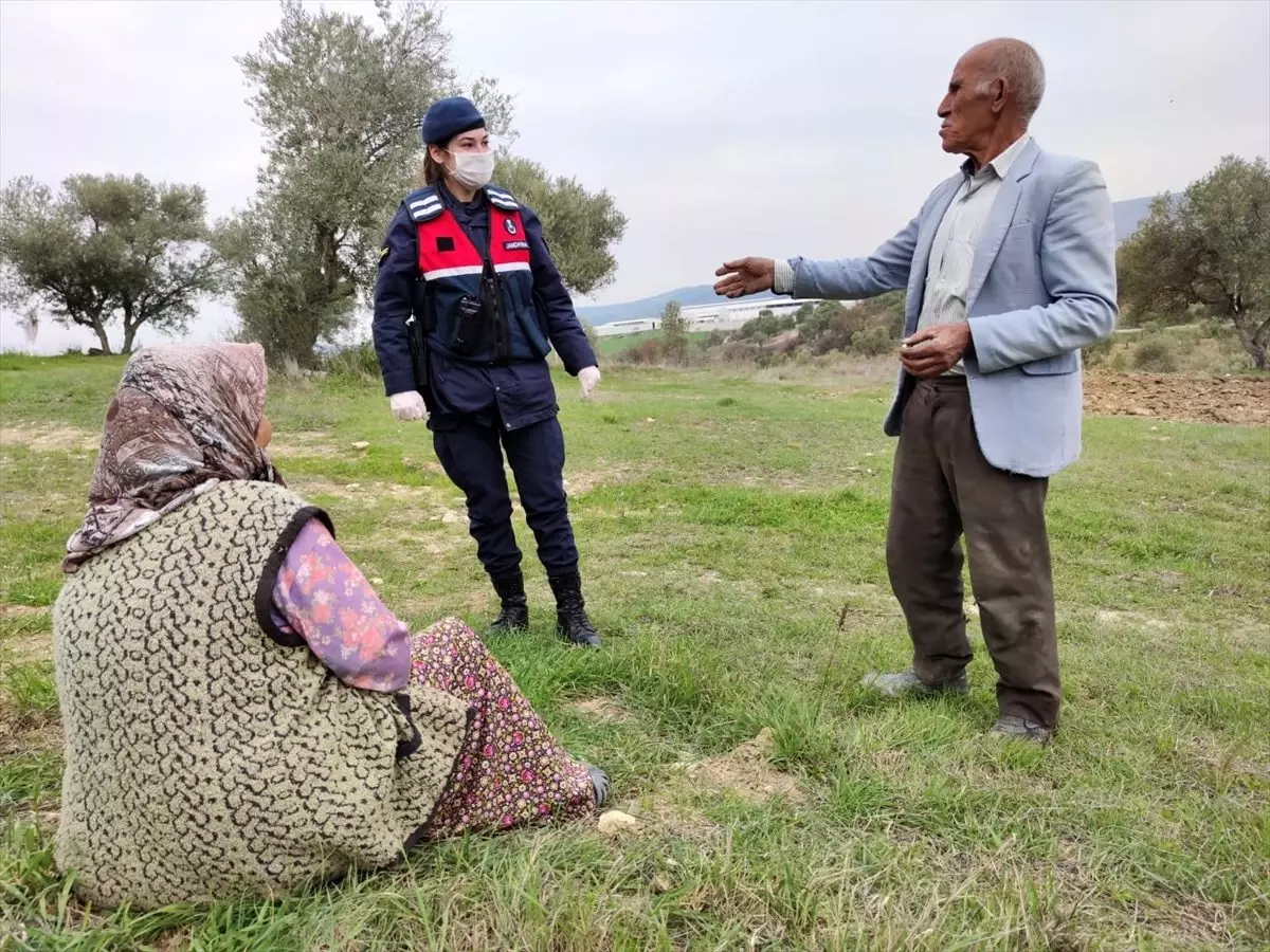 Manisa\'da jandarma ekipleri vatandaşlara koronavirüs hakkında uyarılarda bulundu