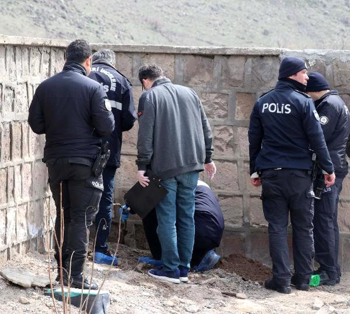 Mezarlıkta ceset ihbarı polisi alarma geçirdi