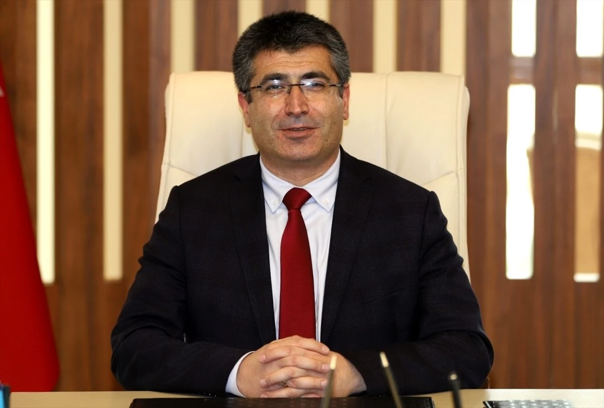 NEVÜ Rektör Vekili Prof. Dr. Semih Aktekin görevine başladı