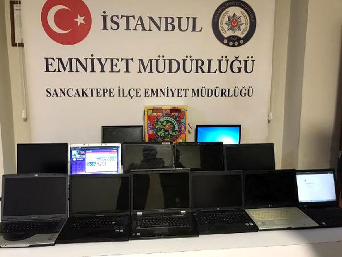 Sancaktepe\'de kapalı olması gereken işyerinde kumar oynayan 9 kişi yakalandı