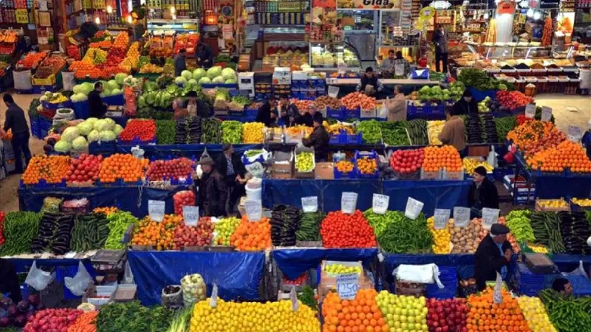 Semt pazarlarındaki kurallar yeniden düzenlendi, Tezgahlar 3 metre mesafeyle kurulacak