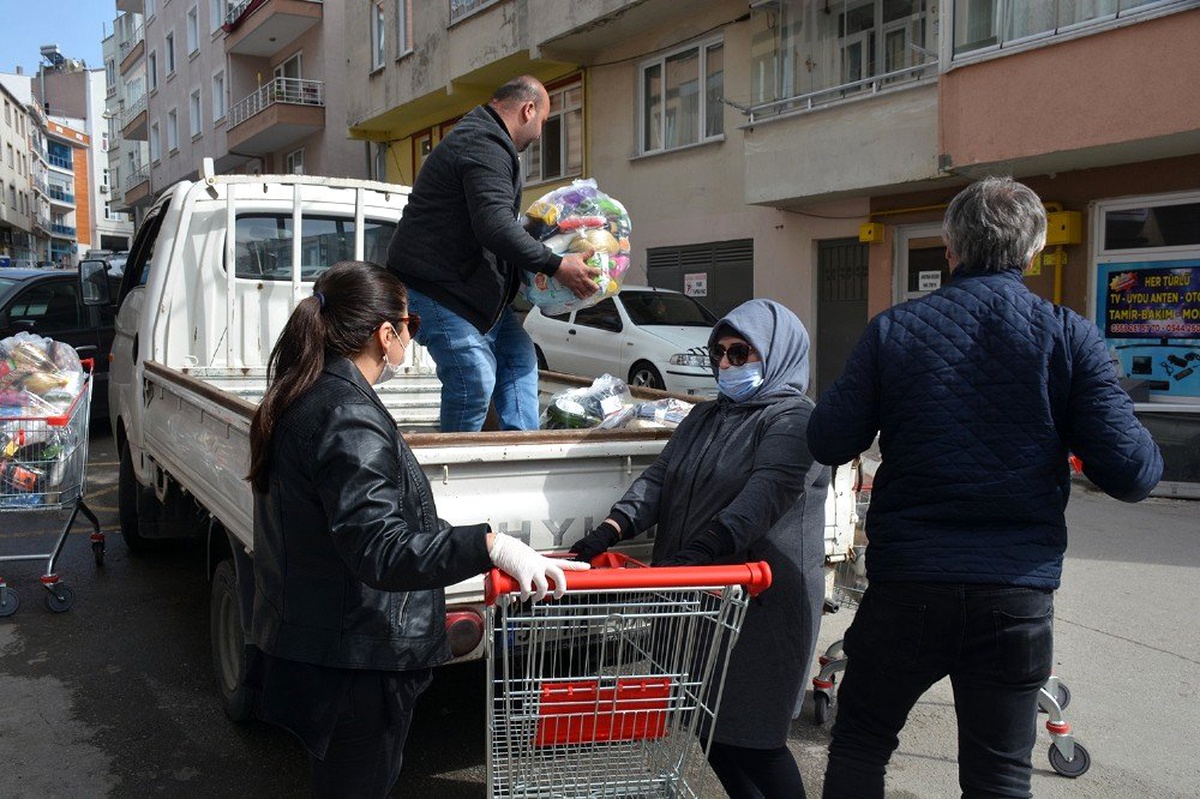 Sinop\'ta 30 aileye yaşam destek kolisi