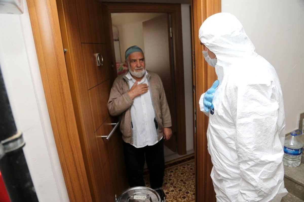 Sultanbeyli\'de yaşlılara evde sıcak yemek hizmeti