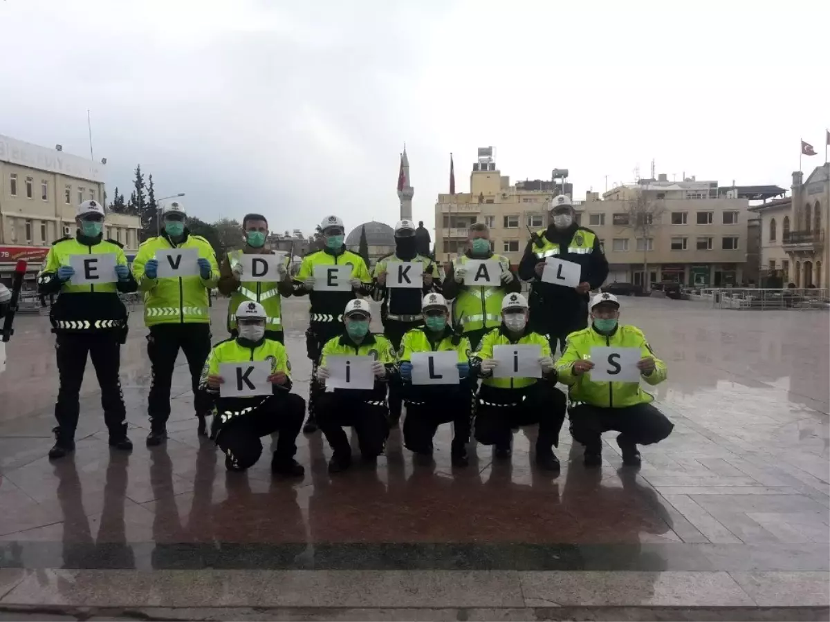 Trafik polislerinden \'evde kal\' çağrısına destek