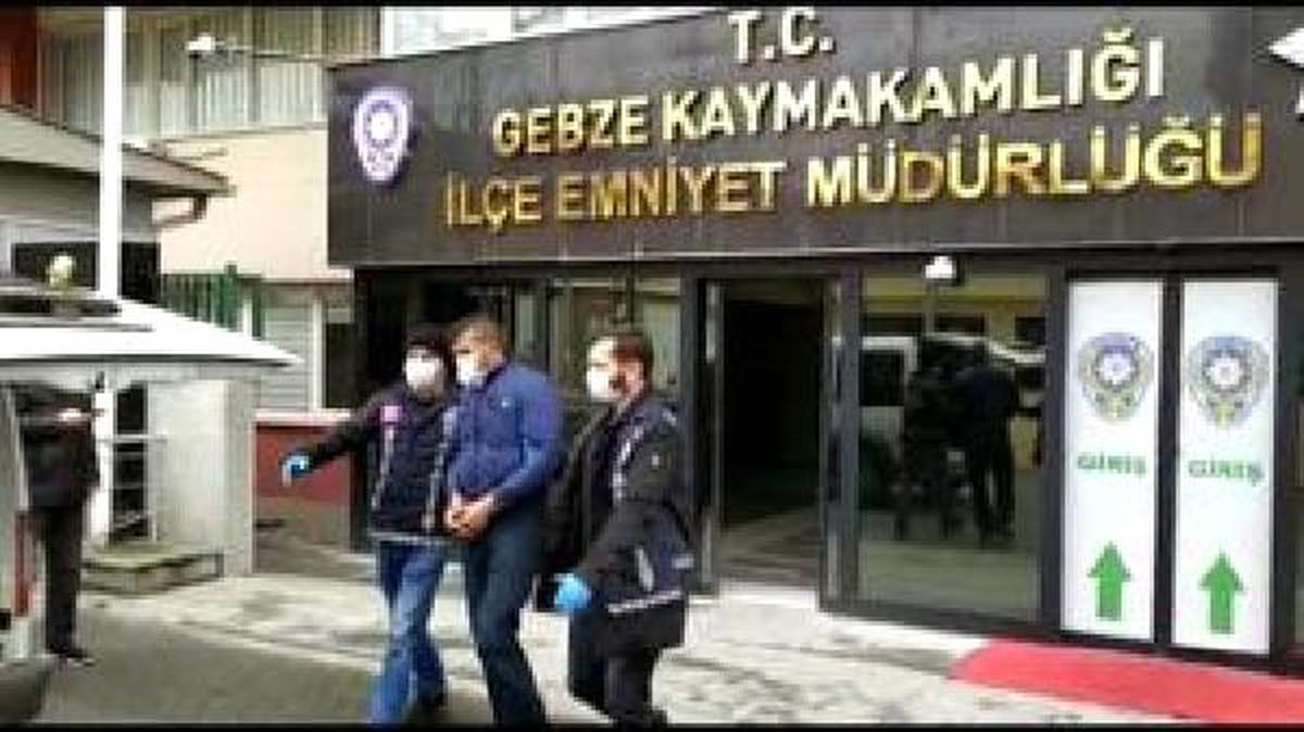 Üst geçitteki gasp şüphelisi, kameradan belirlenerek yakalandı
