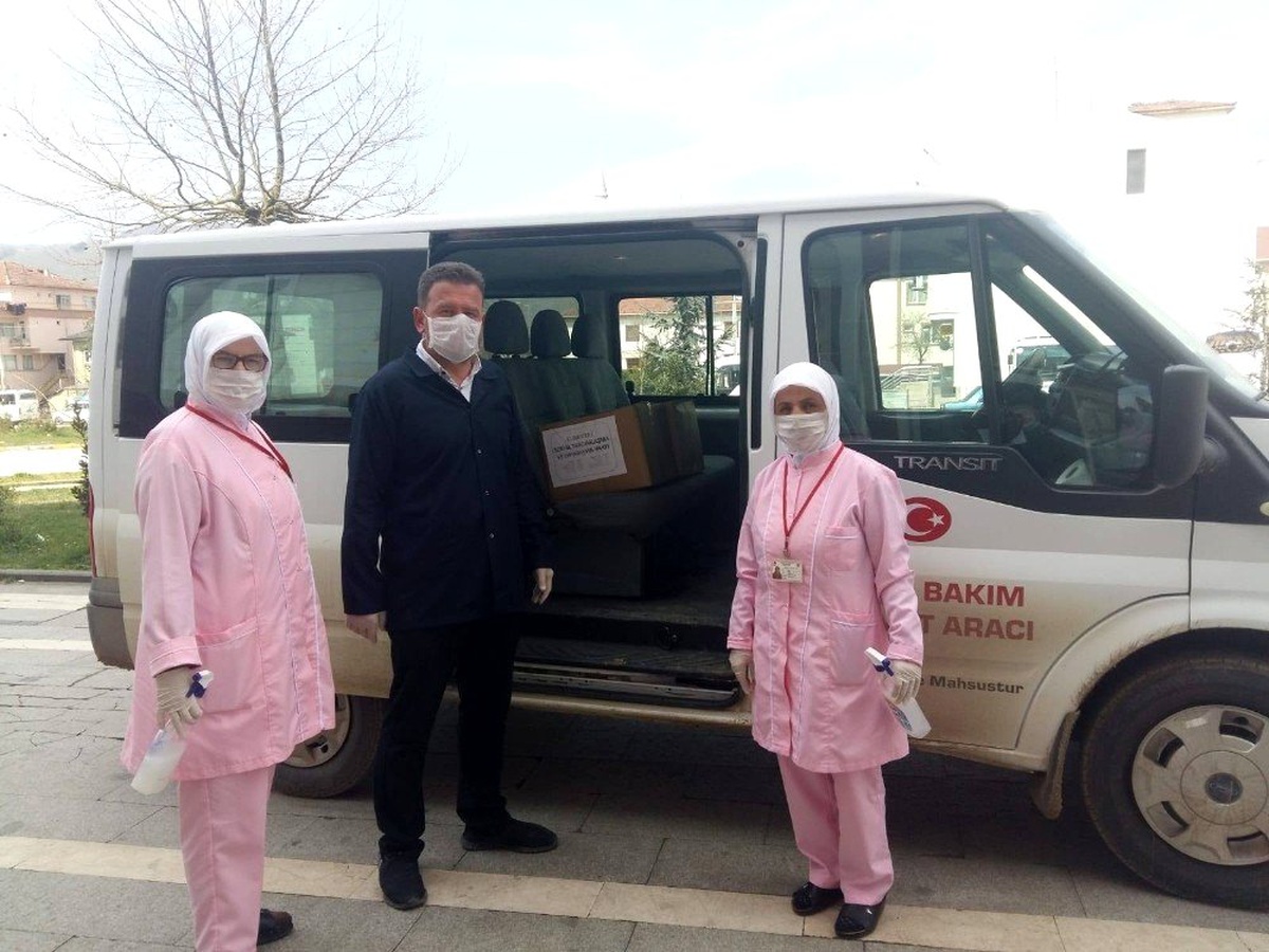 Vefa grubu çalışıyor, 1200 yaşlıya hizmet verildi