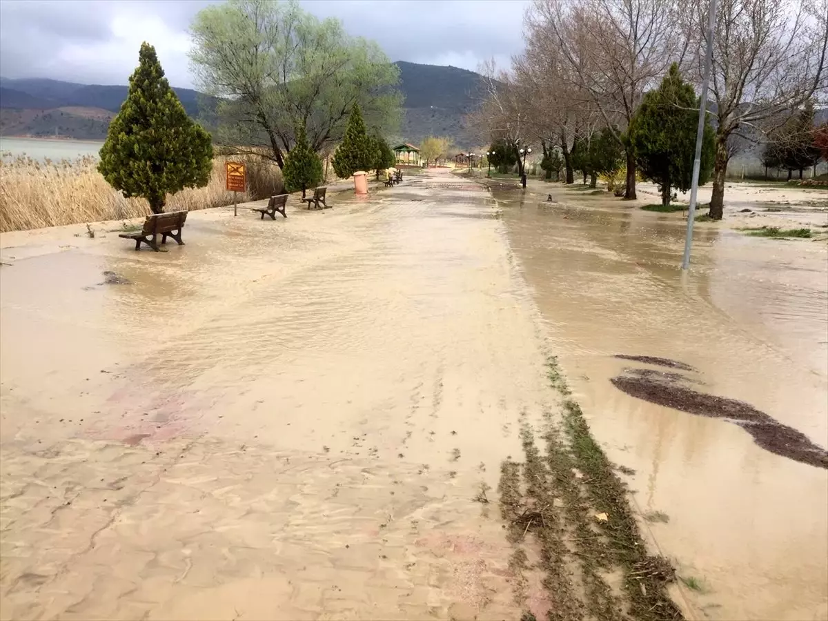 Adıyaman\'da sağanak hayatı olumsuz etkiledi