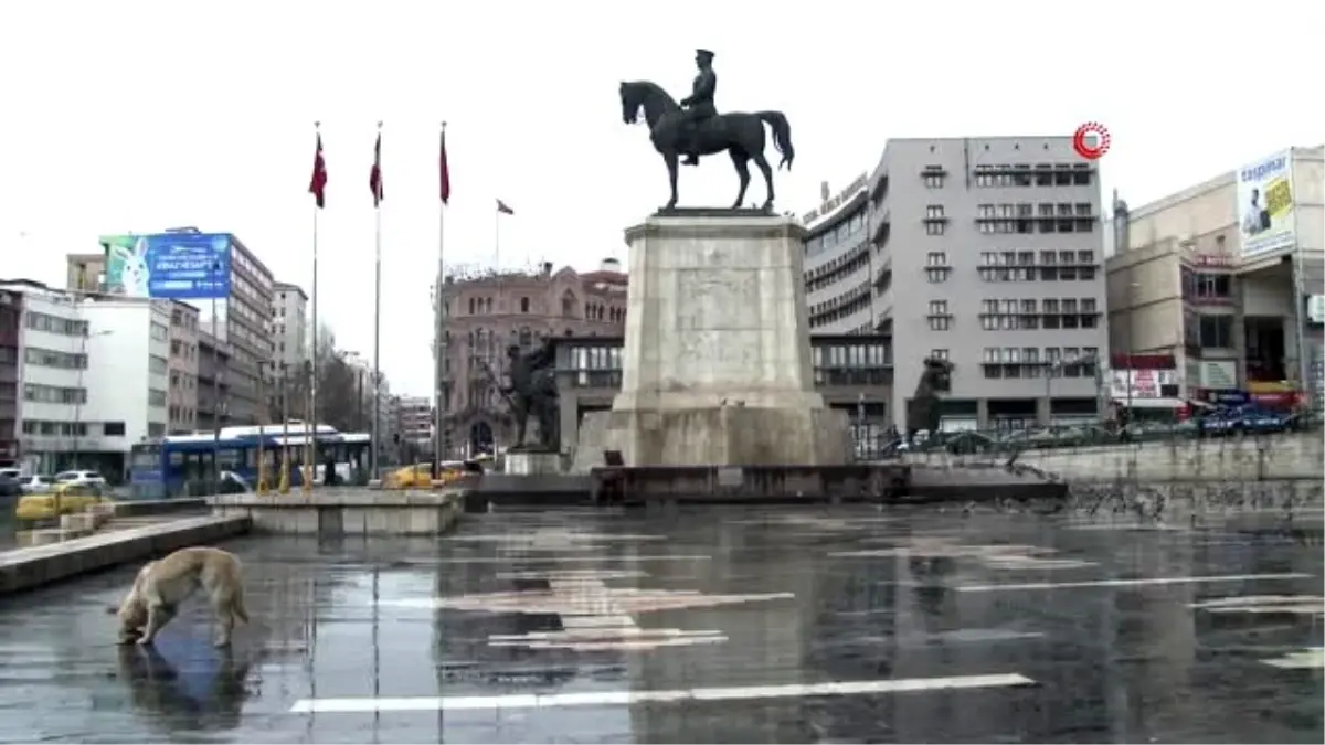 Ankara\'da Korona etkisi: Meydan, cadde, sokak ve parklar boş kaldı