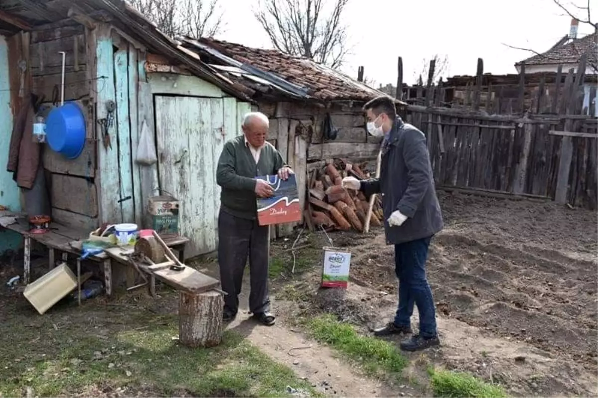 Daday Kaymakamlığı maske, kolonya ve broşür dağıttı