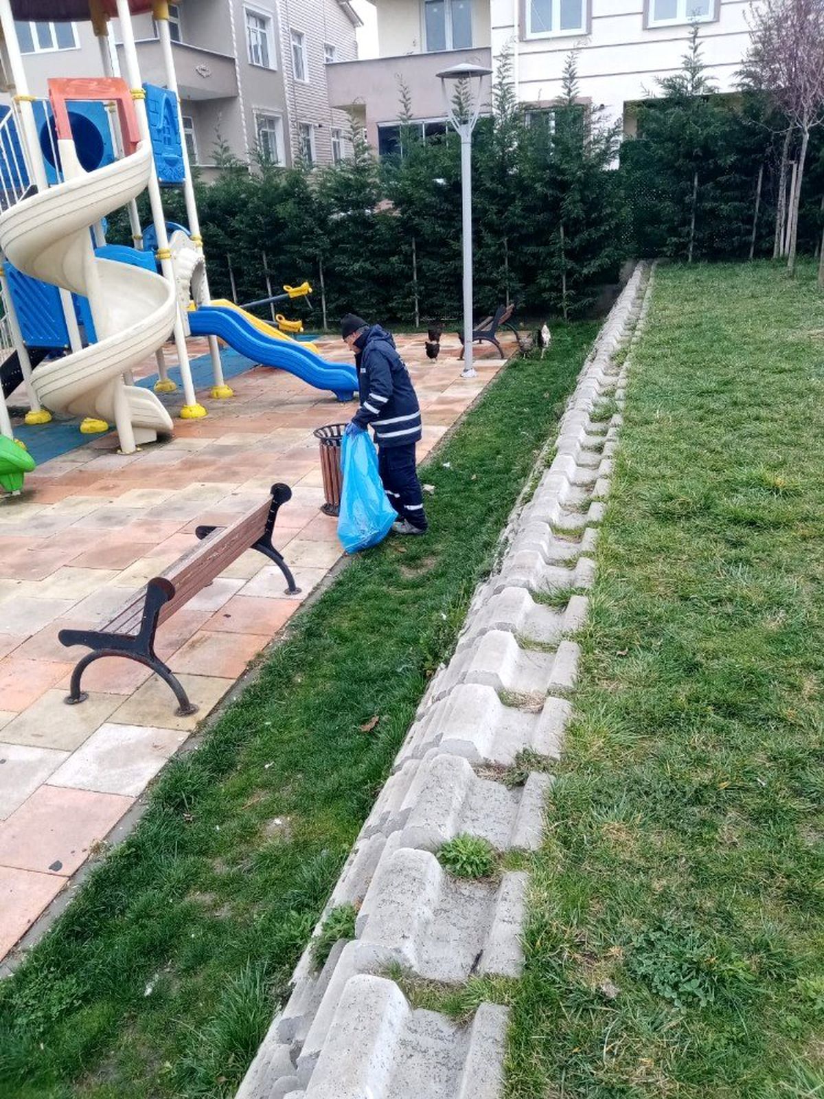 Ergene\'deki parklar yıkanıp temizleniyor