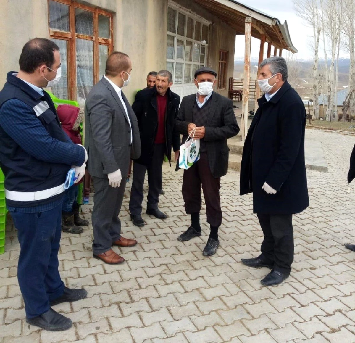 Gürpınar Belediyesi 65 yaş üstü vatandaşlar için seferber oldu