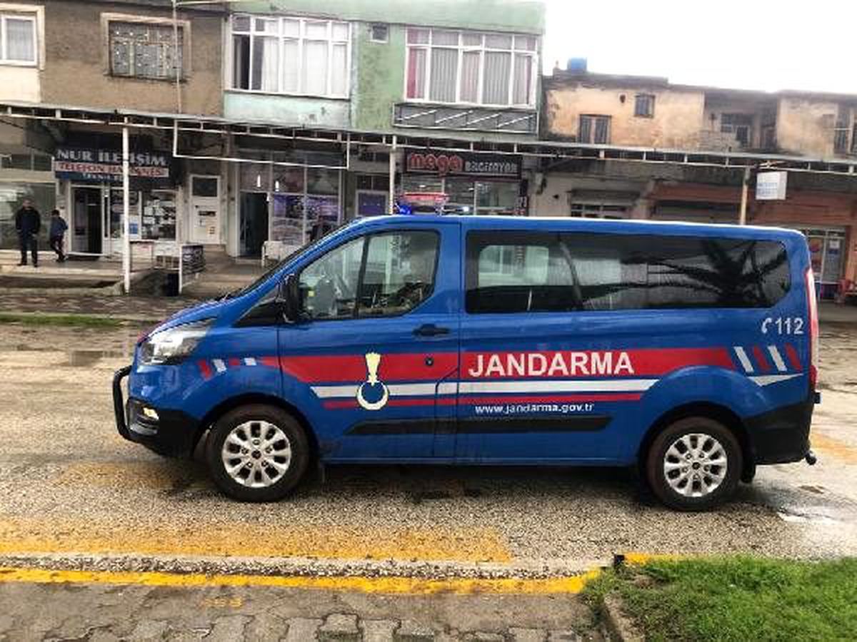 Hassa\'da jandarmadan vatandaşlara \'evde kal\' anonsu