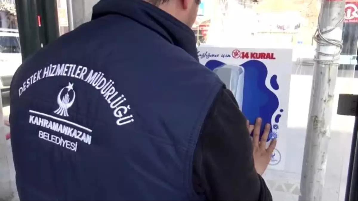 Kahramankazan\'da duraklara el dezenfekte üniteleri yerleştirildi
