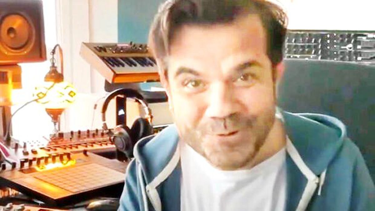 Kenan Doğulu\'dan \'evinde kal\' şarkısı