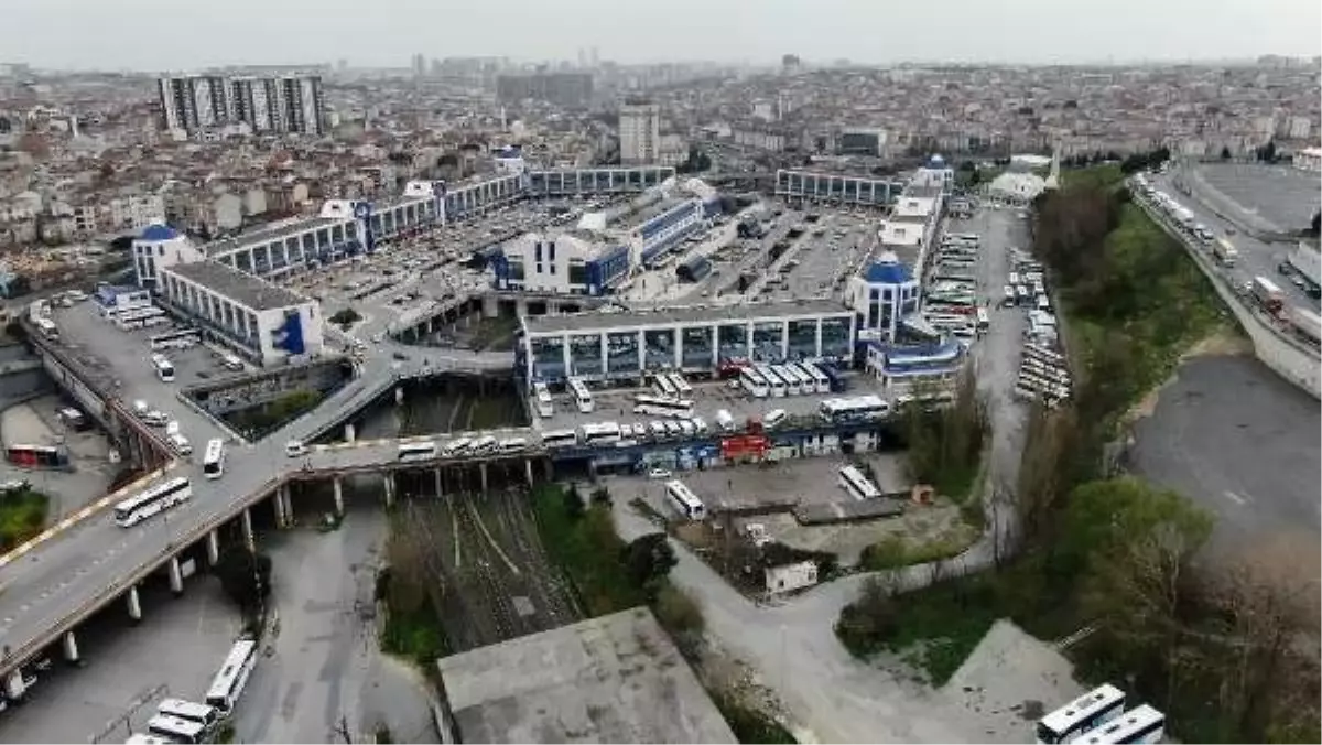 Otogarda son dakika yoğunluğu havadan fotoğraflandı