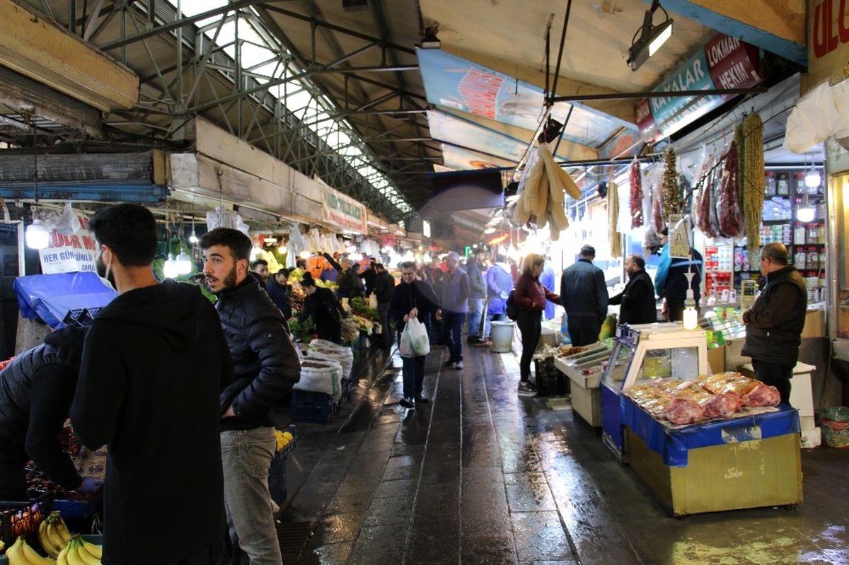 (Özel) Ankara\'da korona etkisi: Meydan, cadde, sokak ve parklar boş kaldı