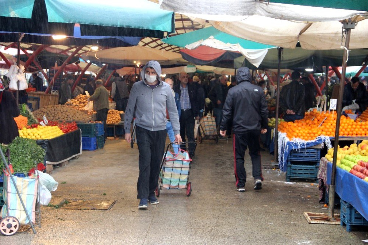 Pazarcılar yeni tedbirlere uydu, vatandaşlar memnun oldu