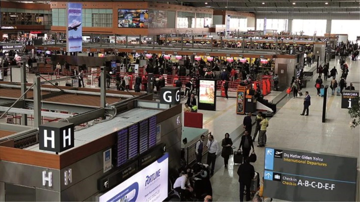 Son dakika: İstanbul Sabiha Gökçen Havalimanı\'nda bütün uçuşlar durduruldu