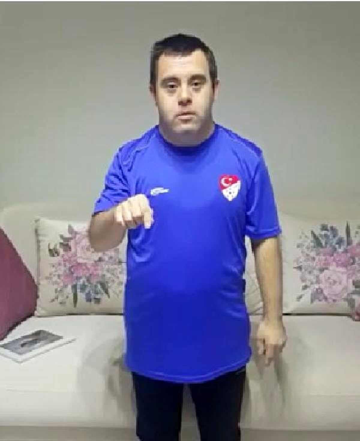 Turgutluspor sevdalısı down sendromlu Ümit\'ten Türkiye\'ye çağrı