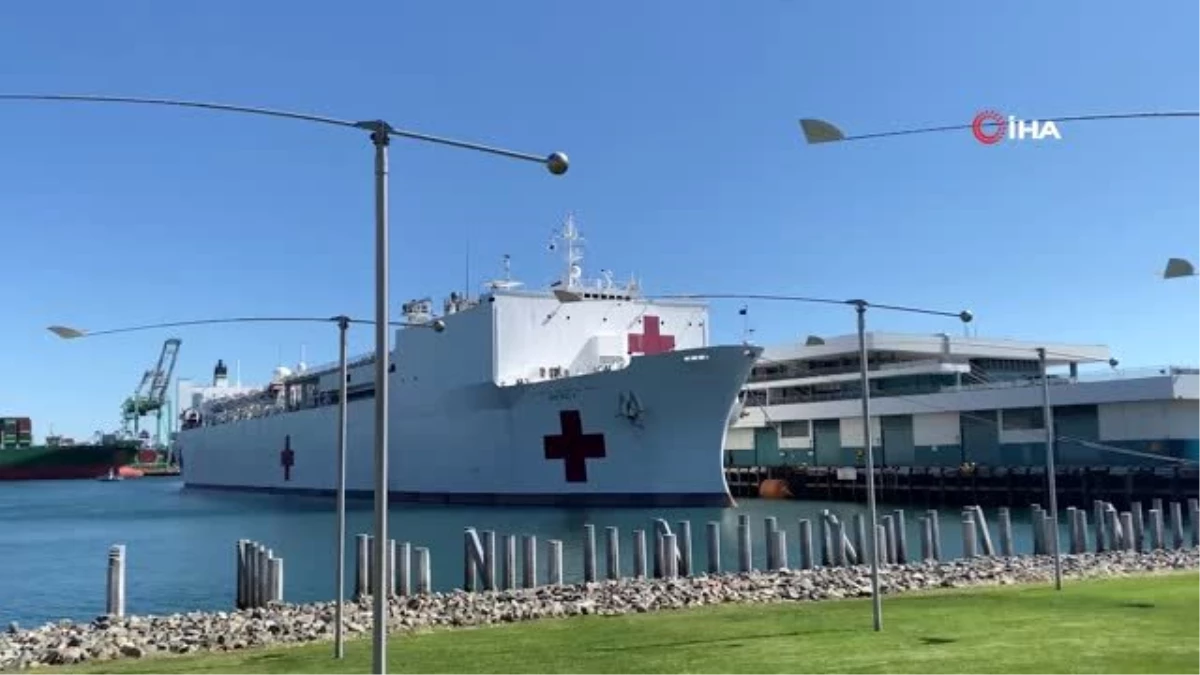 USNS Mercy yüzen hastane gemisi, Los Angeles Limanı\'na geldi