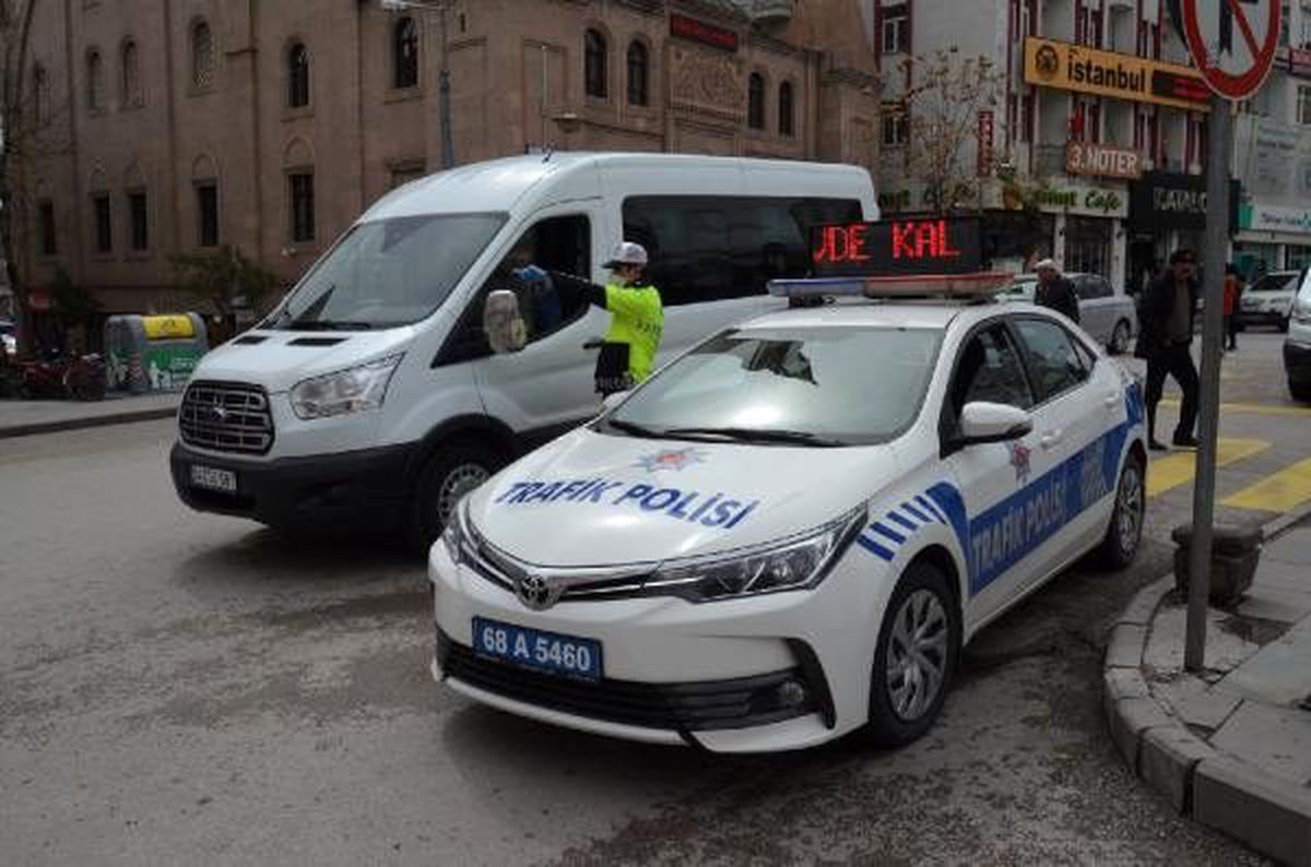 Aksaray\'da polisten \'Evinize dönün\' anonsu